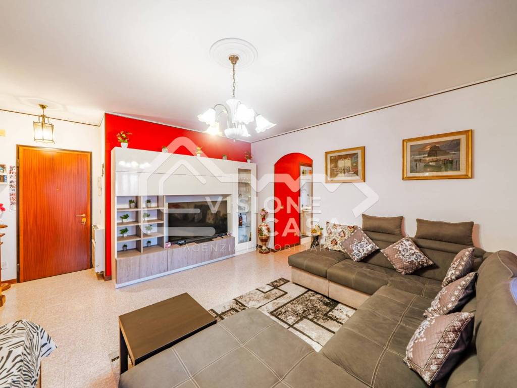 Appartamento a Reggio emilia in Via Enrico Zambonini, 17 - Foto 2