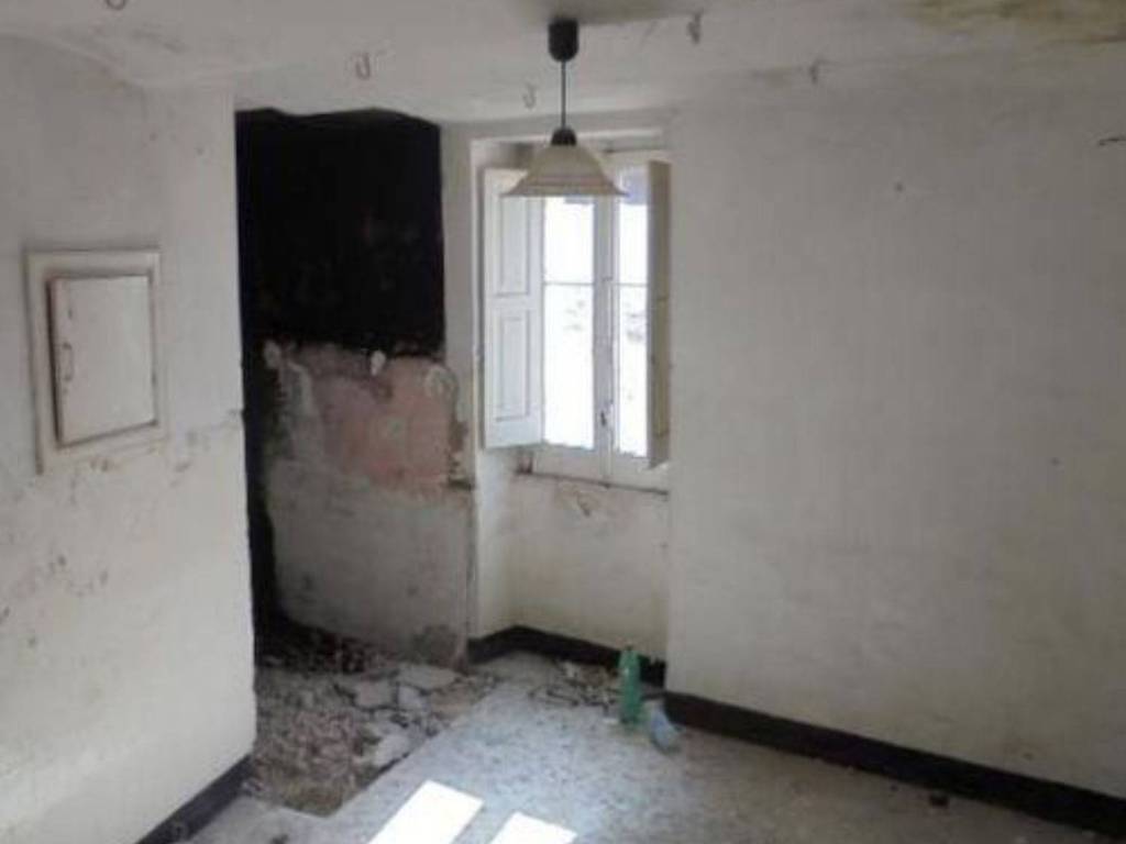 Palazzo / stabile a Roccamandolfi in Via Fontana, 32 - Foto 2