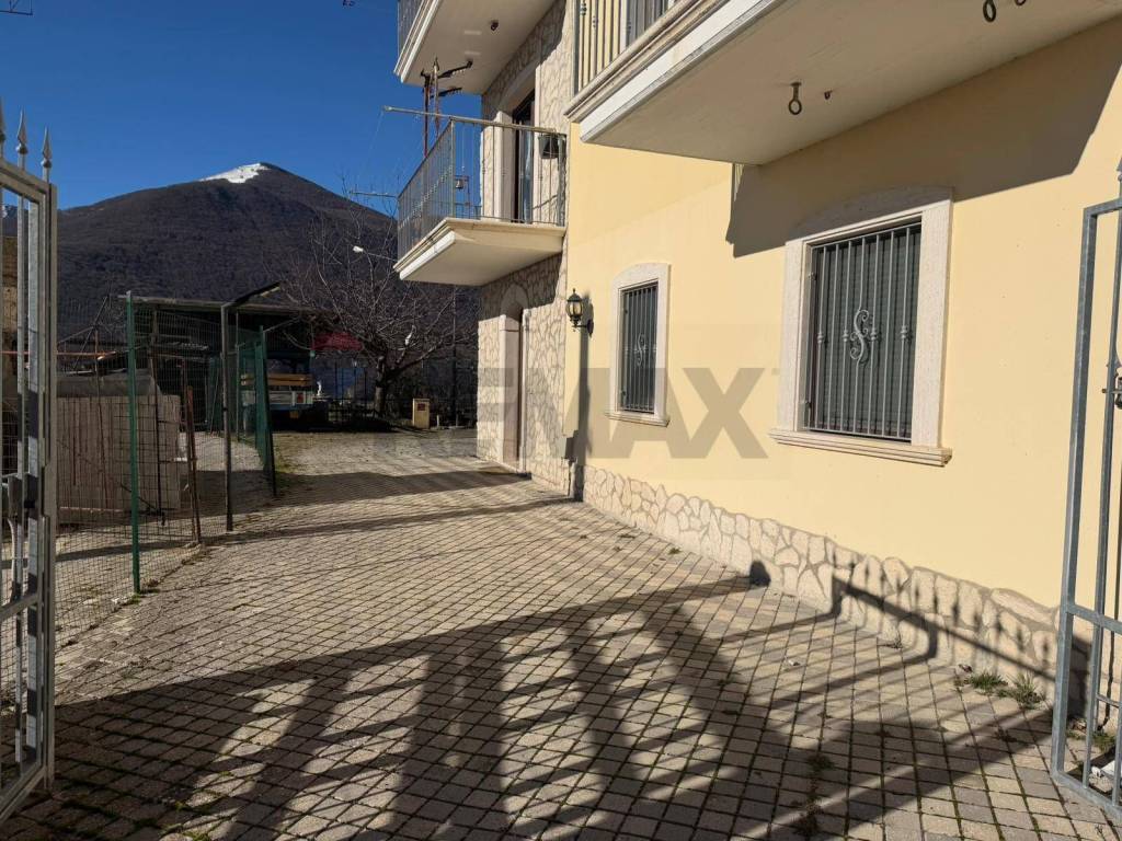 Appartamento a Castel di sangro in Via Sopra la fontana - Foto 5