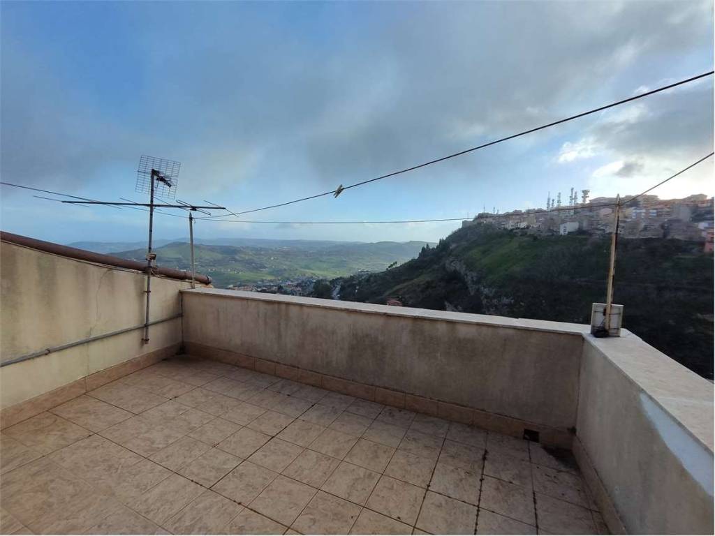 Casa indipendente a Enna in VIA FAZZI, 27 - Foto 2