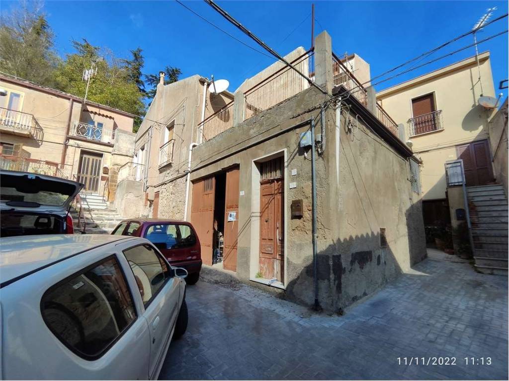 Casa indipendente a Enna in VIA CHELLA, 74 - Foto 2