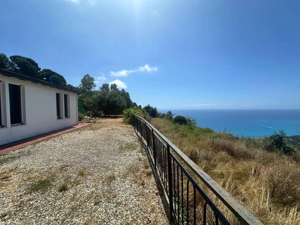 Casa indipendente a Ventimiglia in Via Nappio, 39 - Foto 2