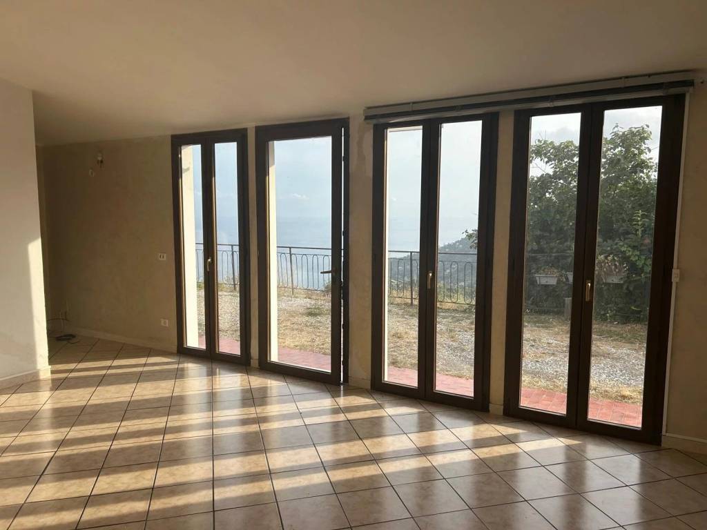 Casa indipendente a Ventimiglia in Via Nappio, 39 - Foto 4
