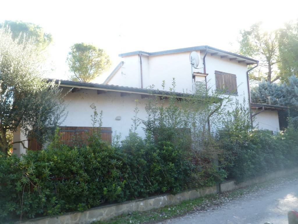 Villa a Castiglione del lago in Via Lungolago - Foto 2