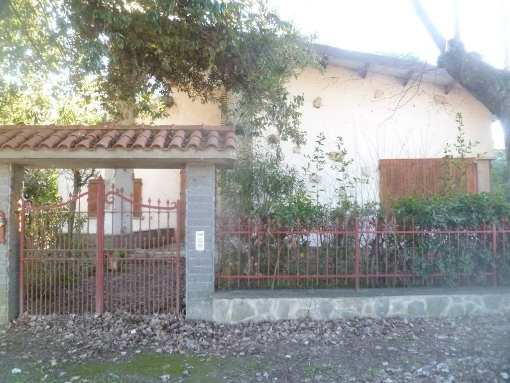 Villa a Castiglione del lago in Via Lungolago - Foto 5