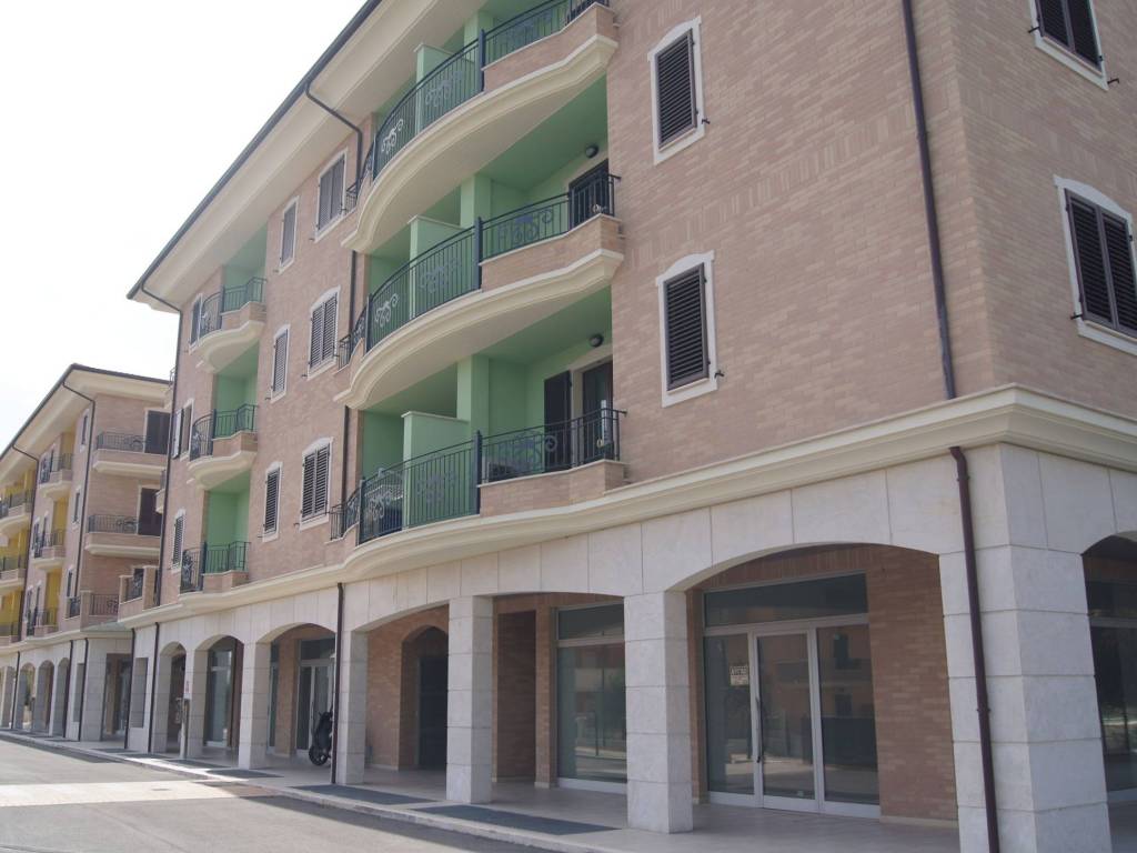 Immobile a Spinetoli in Strada Statale Via Salaria - Foto 2