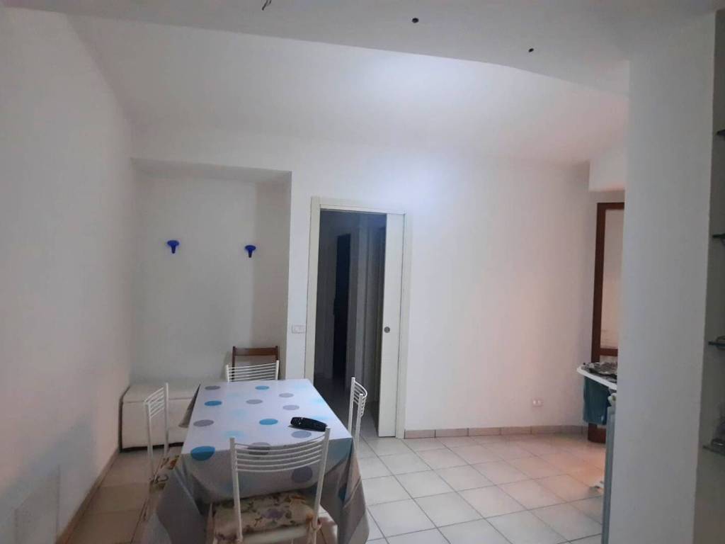 Appartamento a Latina in Via Licio Quinzio Cincinnato, 4 - Foto 2