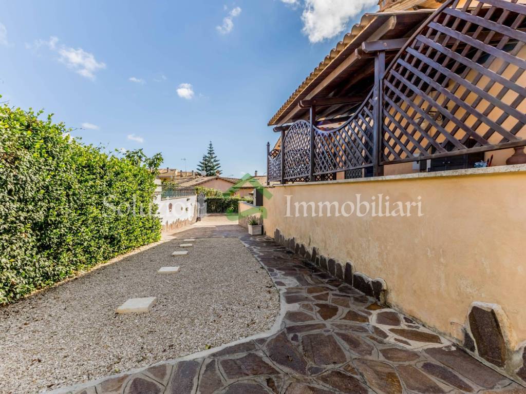 Villa a Pomezia in Via Afrodite, 14 - Foto 2