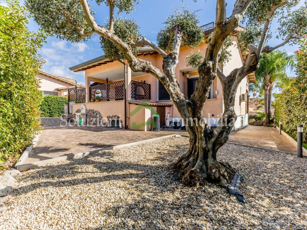 Villa a Pomezia in Via Afrodite, 14 - Foto 4