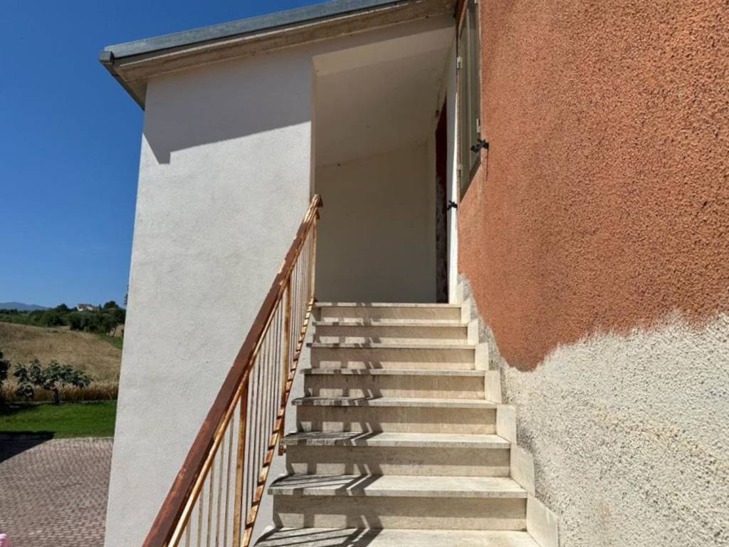Casa indipendente a Alanno in Via Sant'Agata - Foto 5