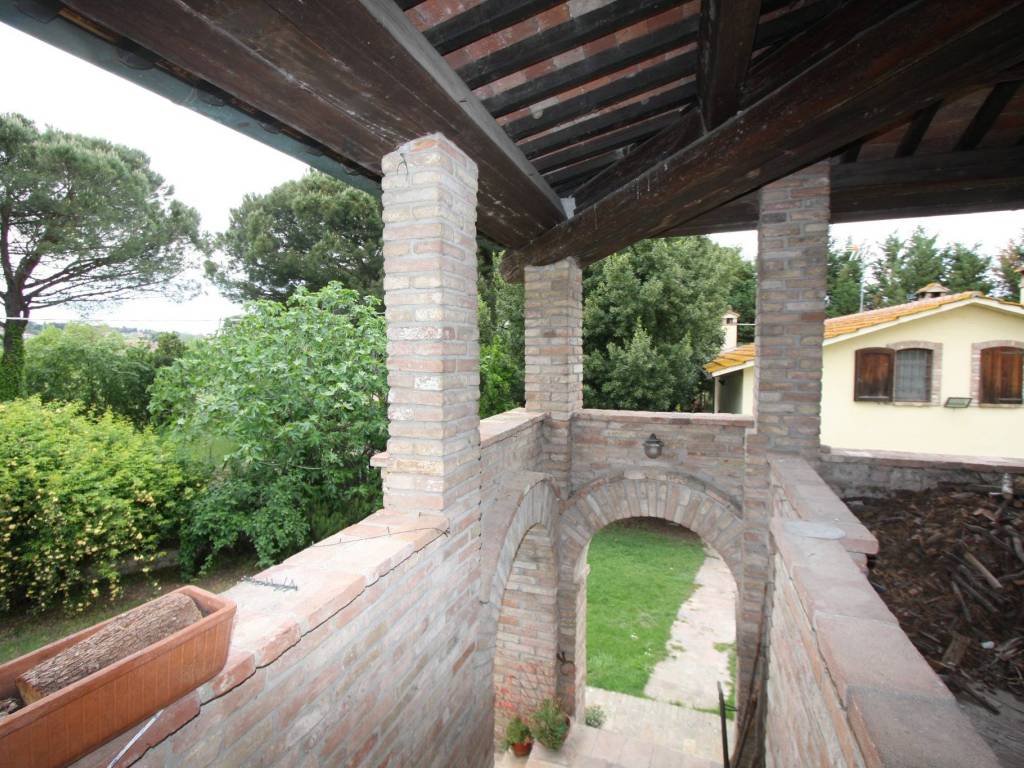Rustico / casale a Castiglione del lago in Via Magellano - Foto 2