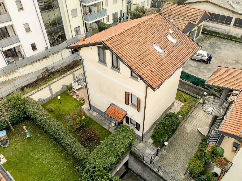 Villa a Mariano comense in Via Don Giovanni Minzoni, 9 - Foto 4