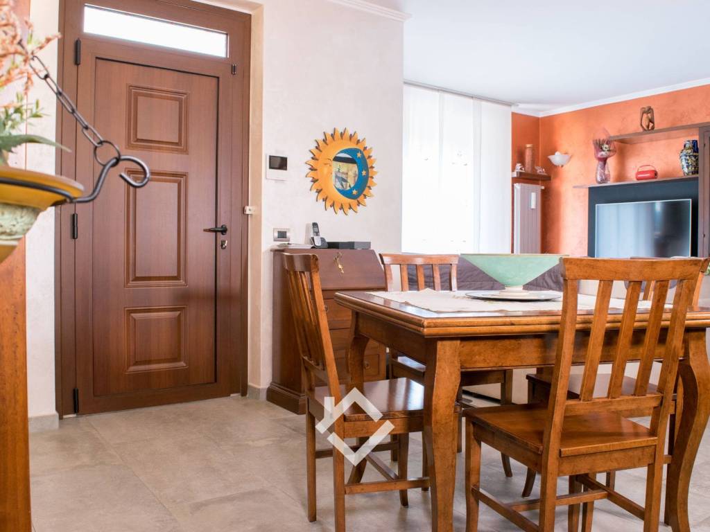 Villetta a schiera a Comabbio in Via Lucio Fontana - Foto 4