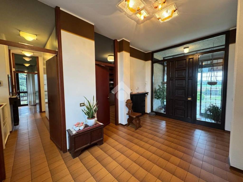 Villa a Oleggio in Via Suno, 2 - Foto 3