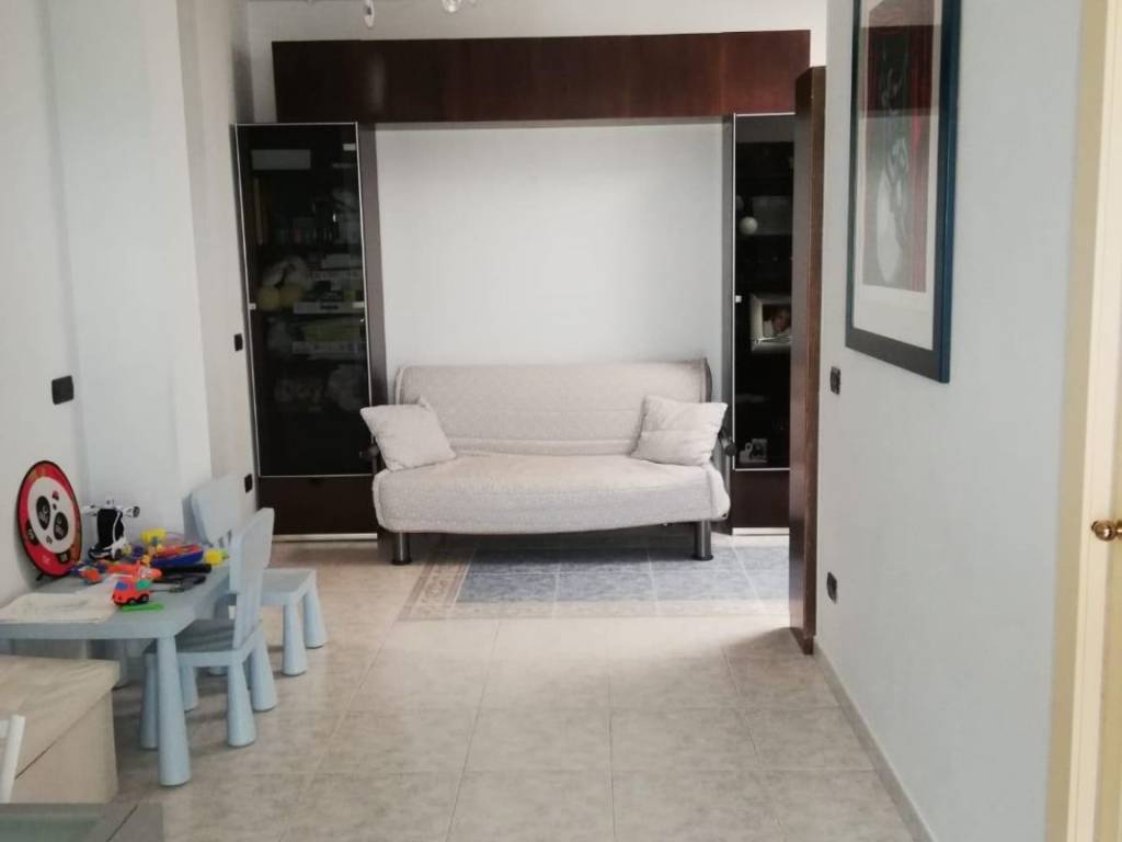 Appartamento a Castellaneta in Via Mastrobuono Traversa 3 - Foto 4