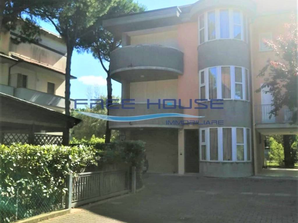 Villa a Cervia in Viale Vittorio Veneto, 7 - Foto 2