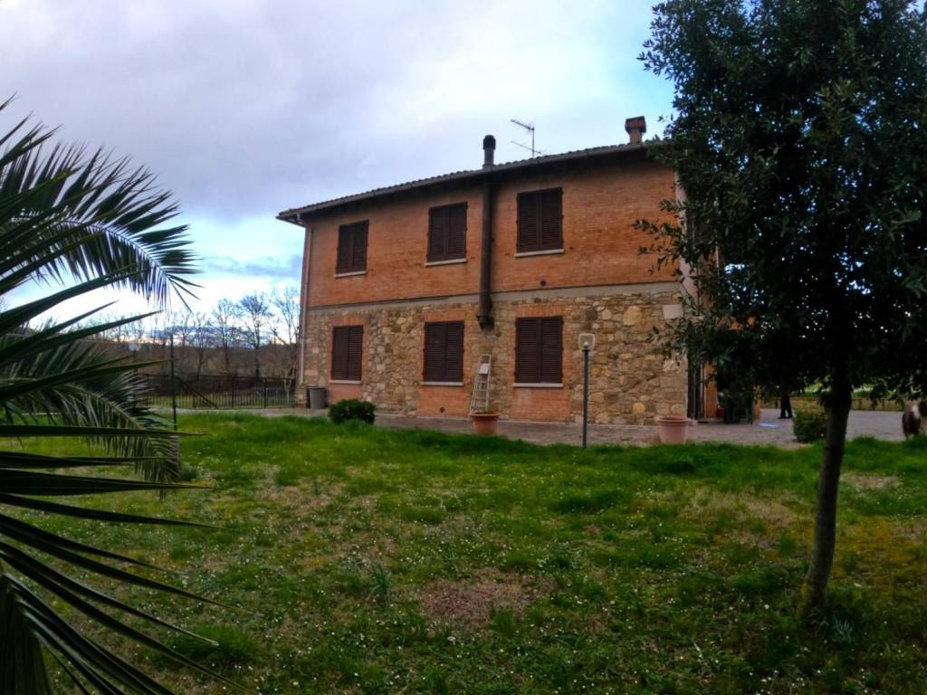Villa a Poggibonsi in Strada Provinciale di Castagnoli - Foto 4