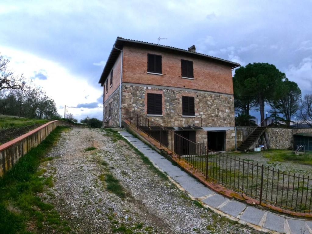 Villa a Poggibonsi in Strada Provinciale di Castagnoli - Foto 5