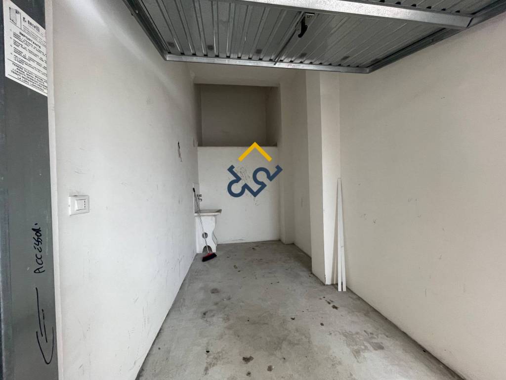 Box / garage a San benedetto del tronto in VIA CARDUCCI, 35 - Foto 2