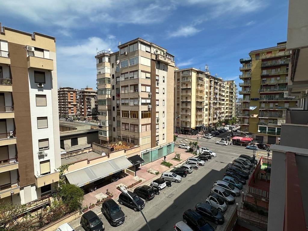 Appartamento a Palermo in Via Emiro Hassan, 12 - Foto 3