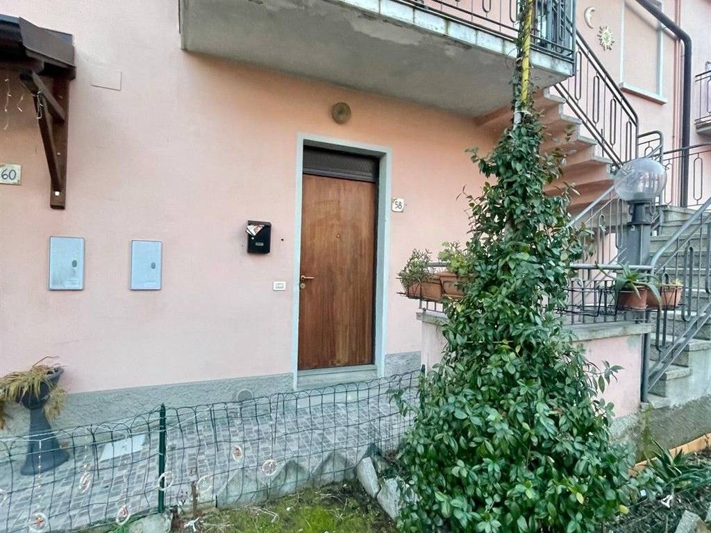 Appartamento a Azzate in Via Vittorio Veneto - Foto 2