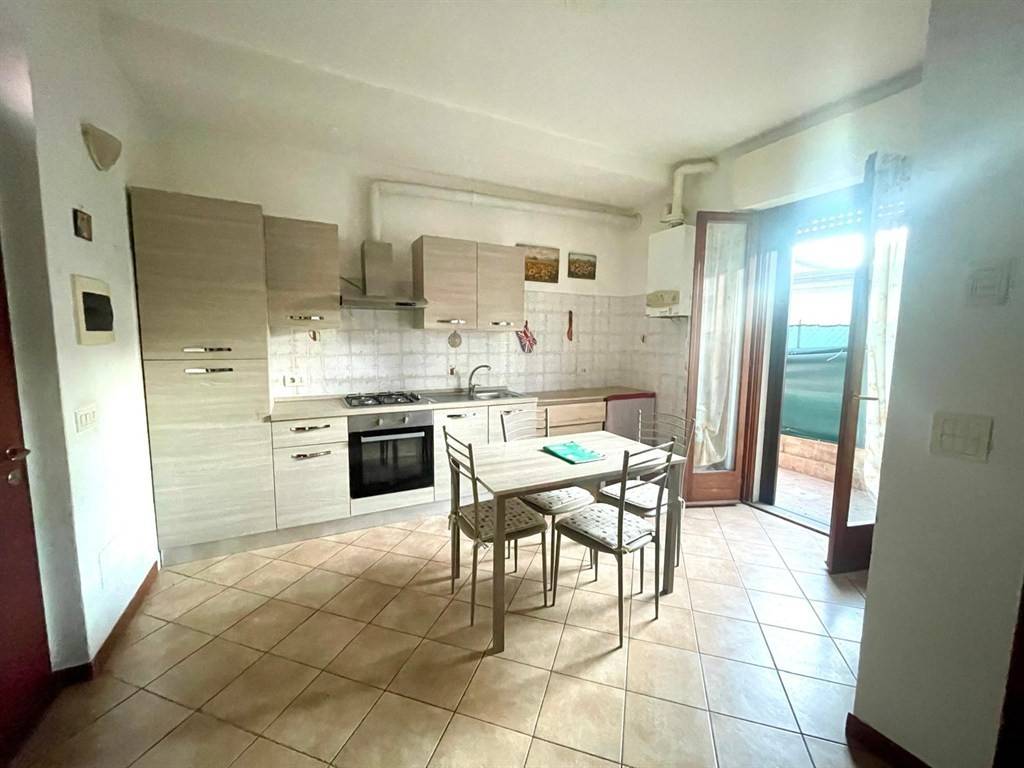 Appartamento a Azzate in Via Vittorio Veneto - Foto 3