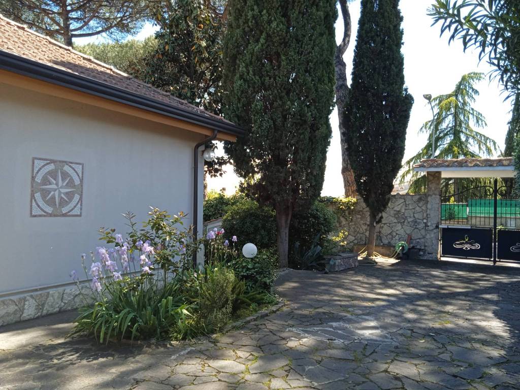 Villa a Guidonia montecelio in Via Monte Nevoso, 31 - Foto 4