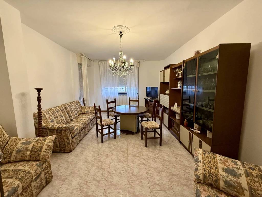 Appartamento a Lucca in Via Don Luigi Sturzo - Foto 3