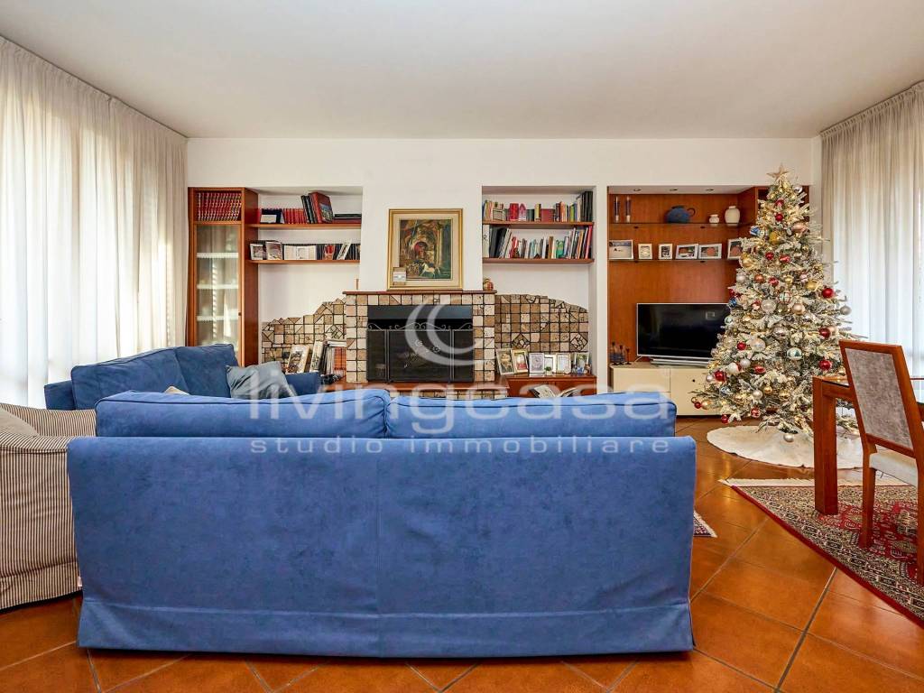 Villa a Besana in brianza in Via Monsignor Angelo Ballerini - Foto 5