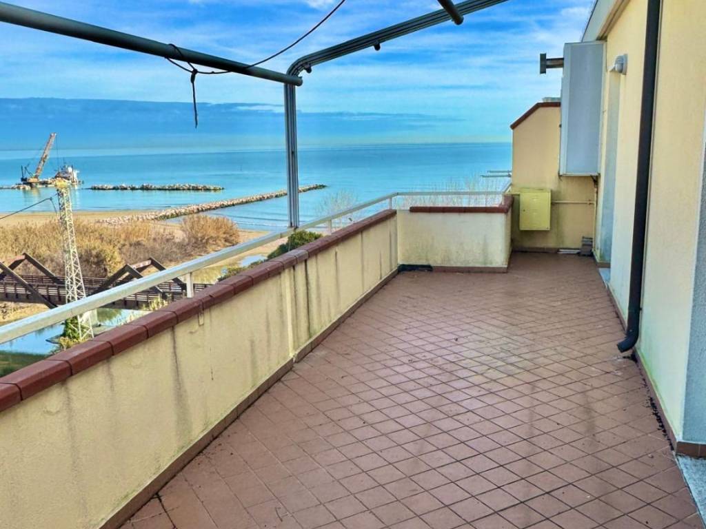 Appartamento a Alba adriatica in Via Camillo Benso di Cavour, 98 - Foto 3