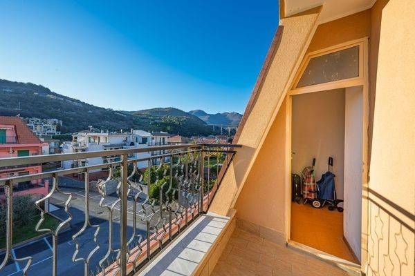 Appartamento a Pietra ligure in Piazza Nenni - Foto 5