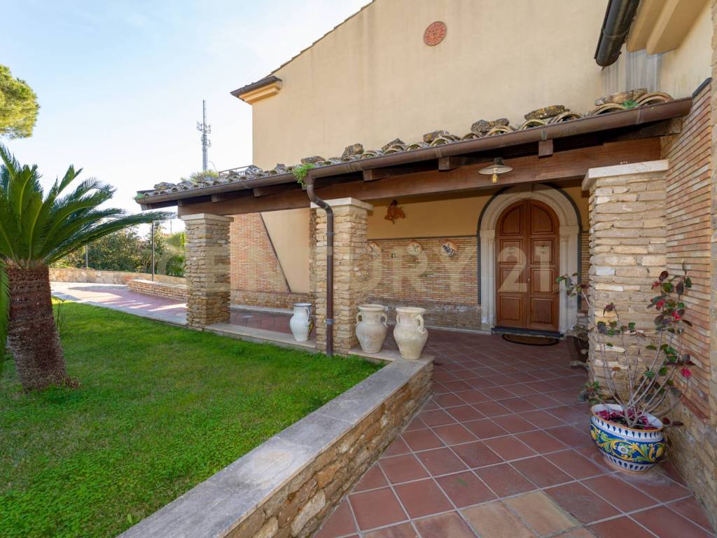 Villa a Caltagirone in Via Gela, 95 - Foto 2