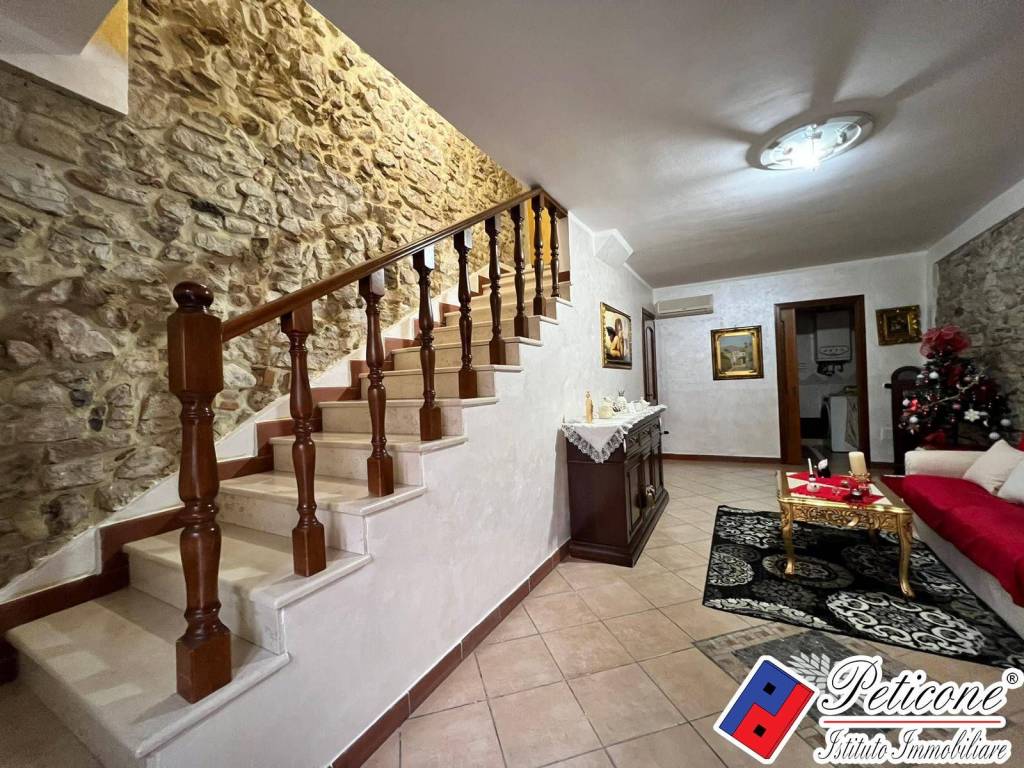 Appartamento a Fondi in VIA OLMO PERINO - Foto 2