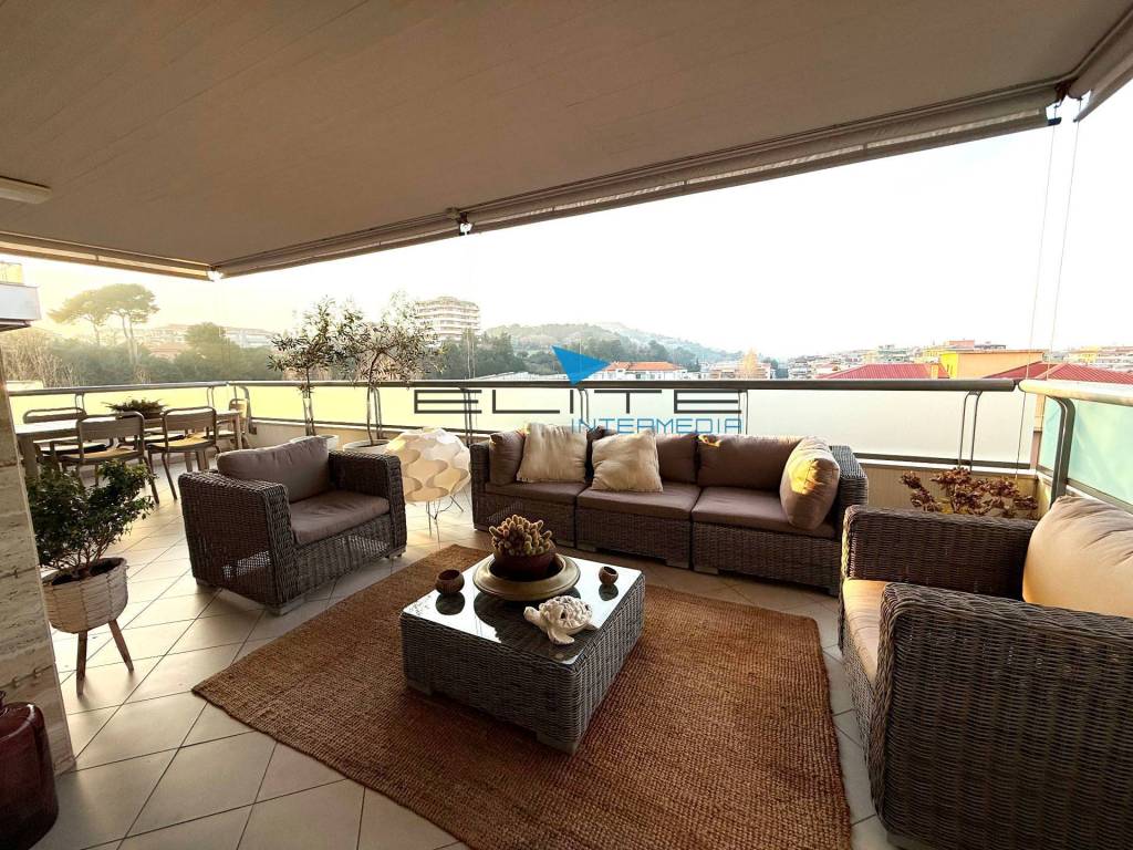 Attico / mansarda a Pescara in Via Raffaello Sanzio, 7 - Foto 2