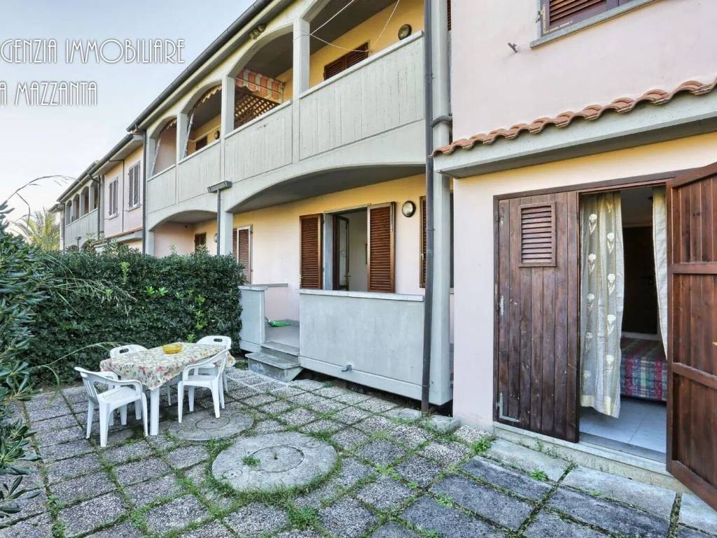 Appartamento a Rosignano marittimo in Via Monte Falterona, 2 ---------/D - Foto 2