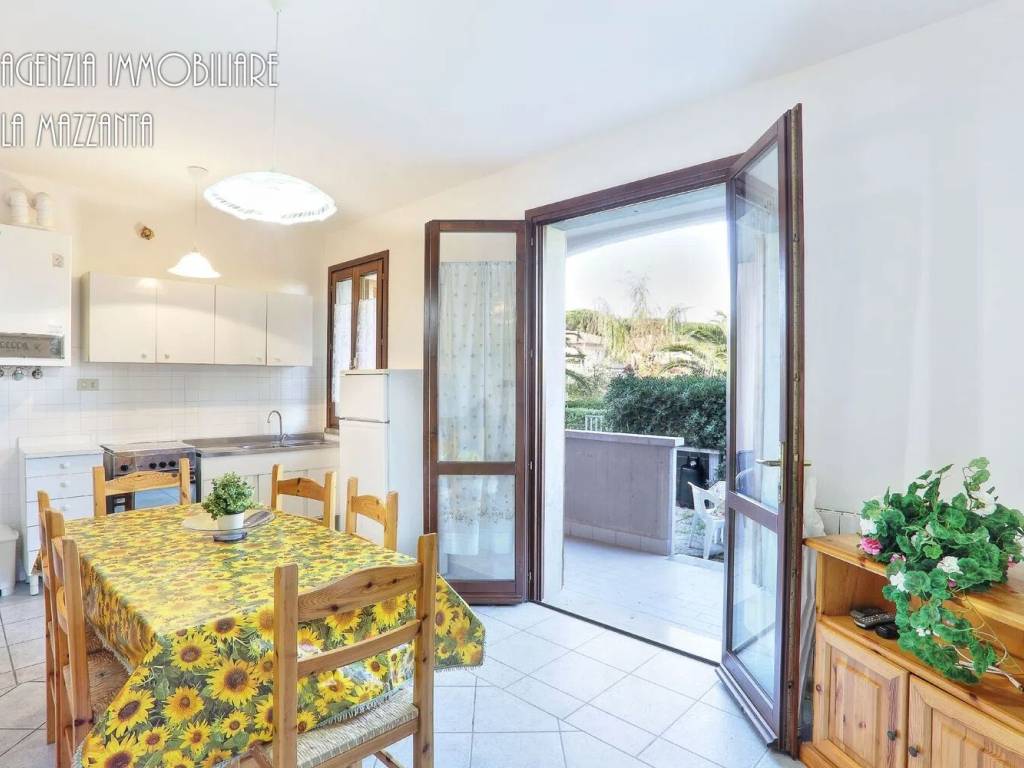 Appartamento a Rosignano marittimo in Via Monte Falterona, 2 ---------/D - Foto 3
