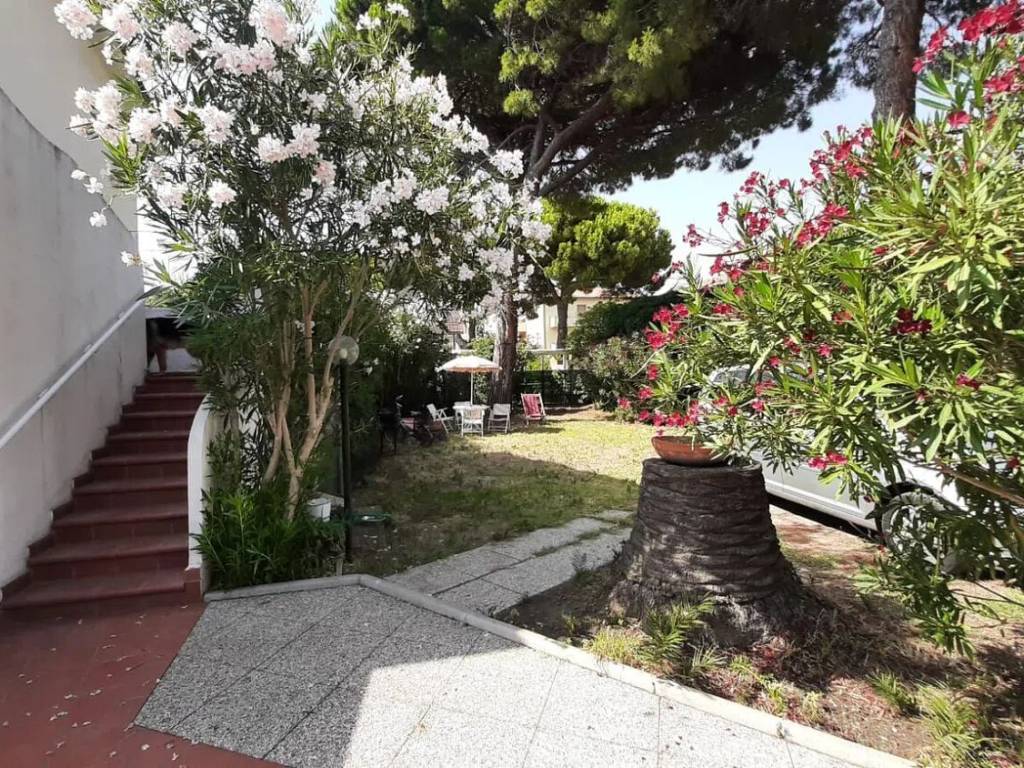 Villa a Rosignano marittimo in Via Veneto, 23 - Foto 2