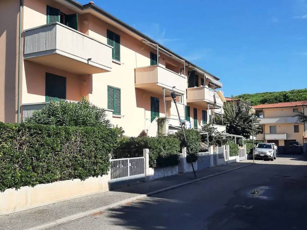 Appartamento a Rosignano marittimo in Valle D'Aosta No Number - Foto 2