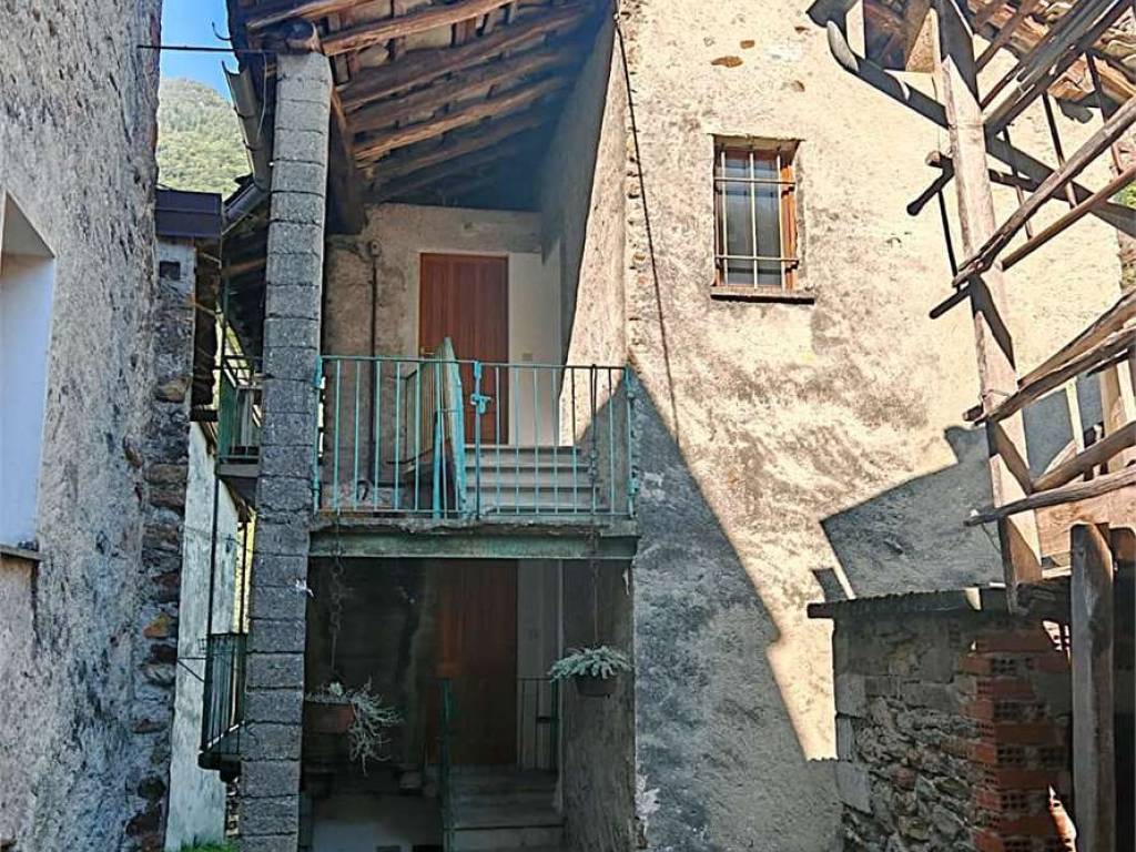 Casa indipendente a Perloz in località Remondin - Foto 4