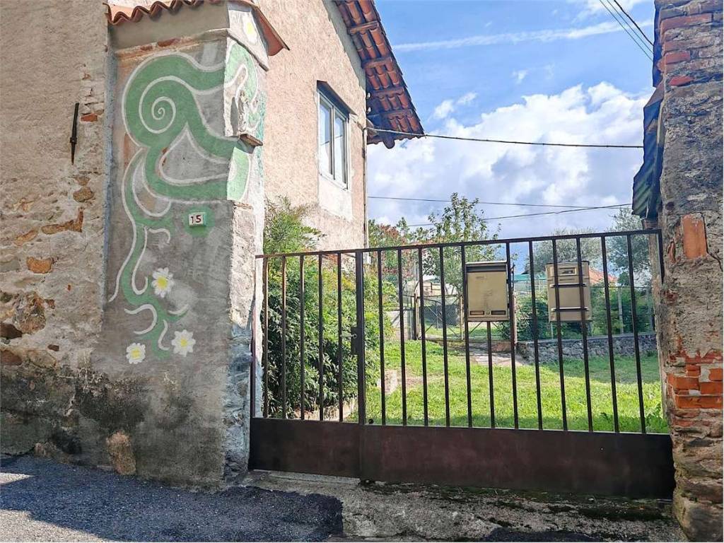 Casa indipendente a Borgofranco d'ivrea in via Parrocchiale - Foto 3