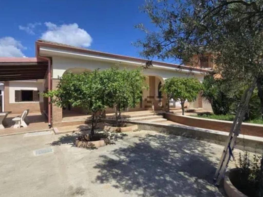 Villa a Siracusa in Via Canonico Nunzio Agnello - Foto 5