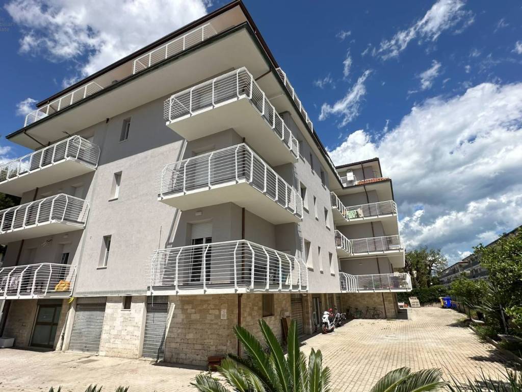Appartamento a San benedetto del tronto in via Bartolomeo Colleoni, 75 - Foto 3