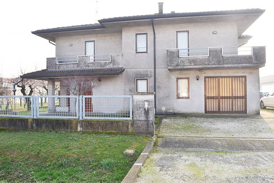 Villa a Asigliano veneto in Via Fabio Filzi, 24 - Foto 2