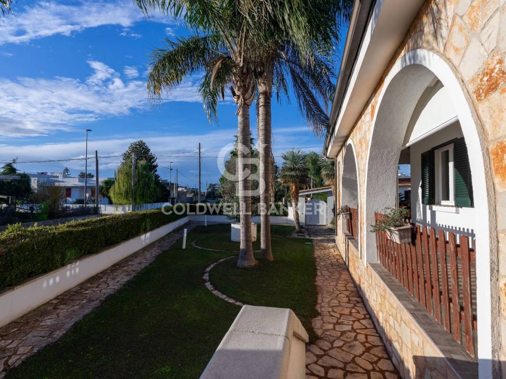 Villa a Racale in Via Salvo D'acquisto - Foto 3