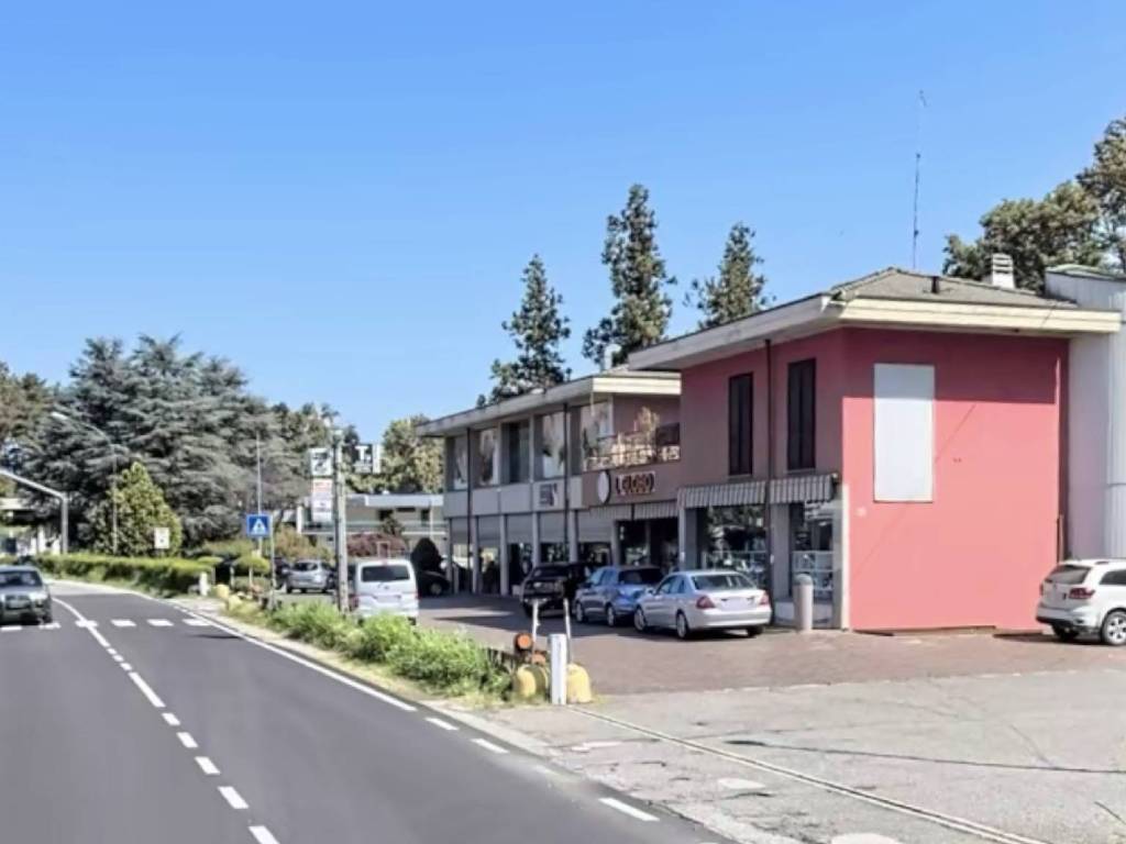 Palazzo / stabile a Cadrezzate con osmate in Via Enrico Fermi - Foto 2