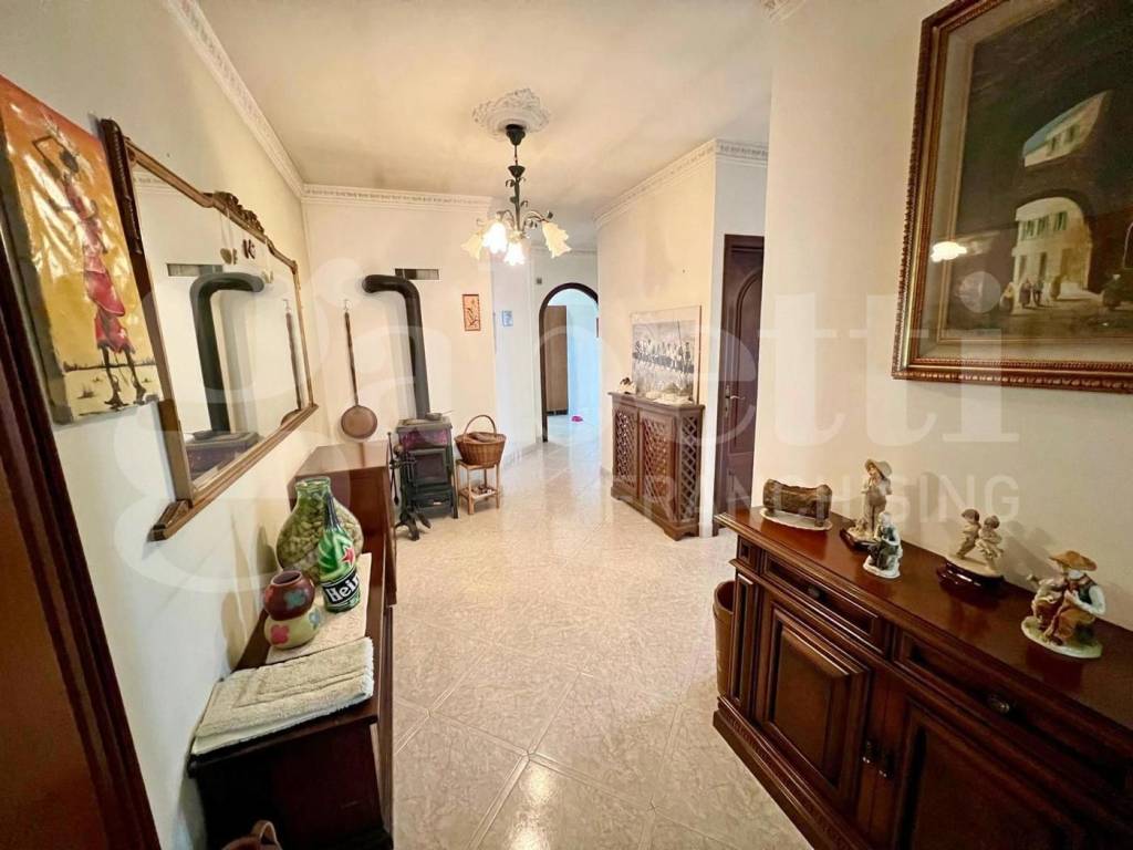 Casa indipendente a Santa vittoria d'alba in Via Vers Pont du Gard - Foto 5