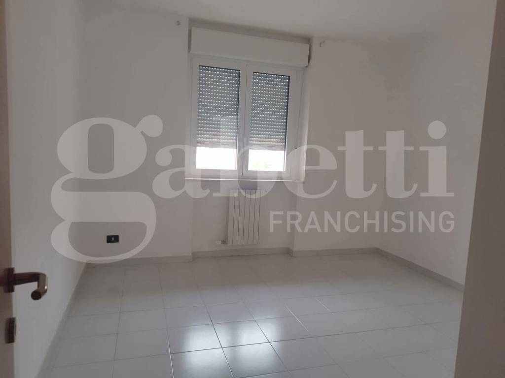 Appartamento a Taranto in PIAZZA SANDRO PERTINI , 11 - Foto 3
