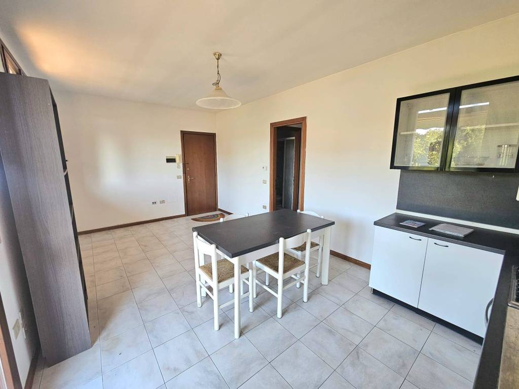 Appartamento a Monvalle in Via 25 Aprile, 34 - Foto 5