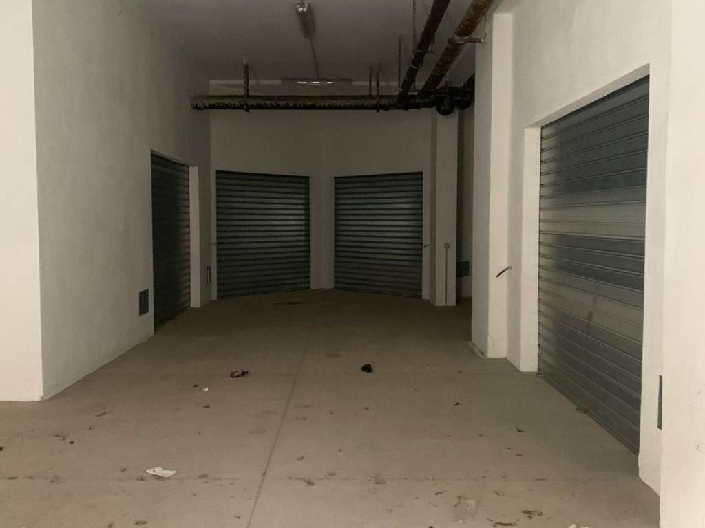 Box / garage a Lamezia terme in Via Fabio Filzi - Foto 4