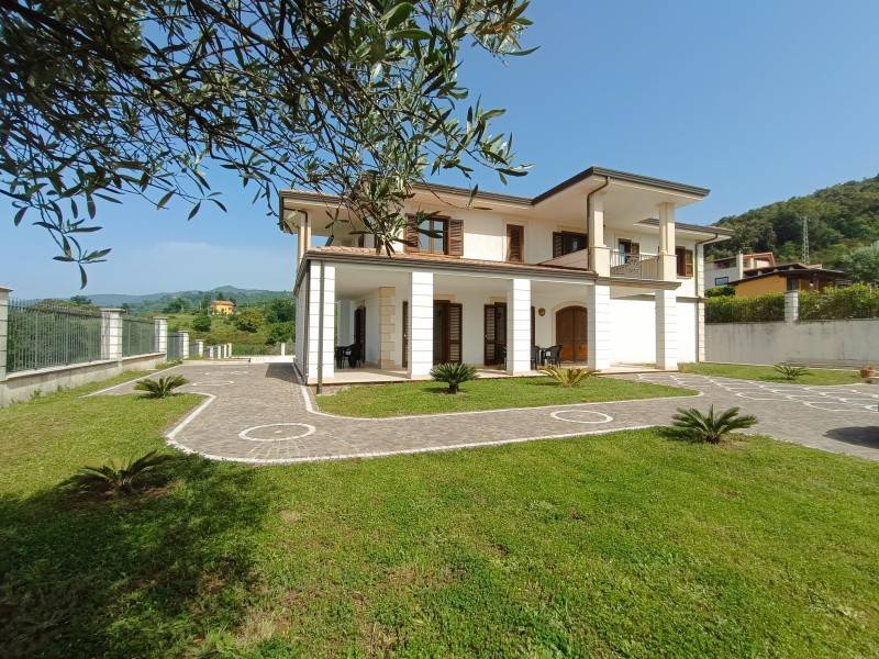 Villa a Lamezia terme in Via Domenico Curcio - Foto 4